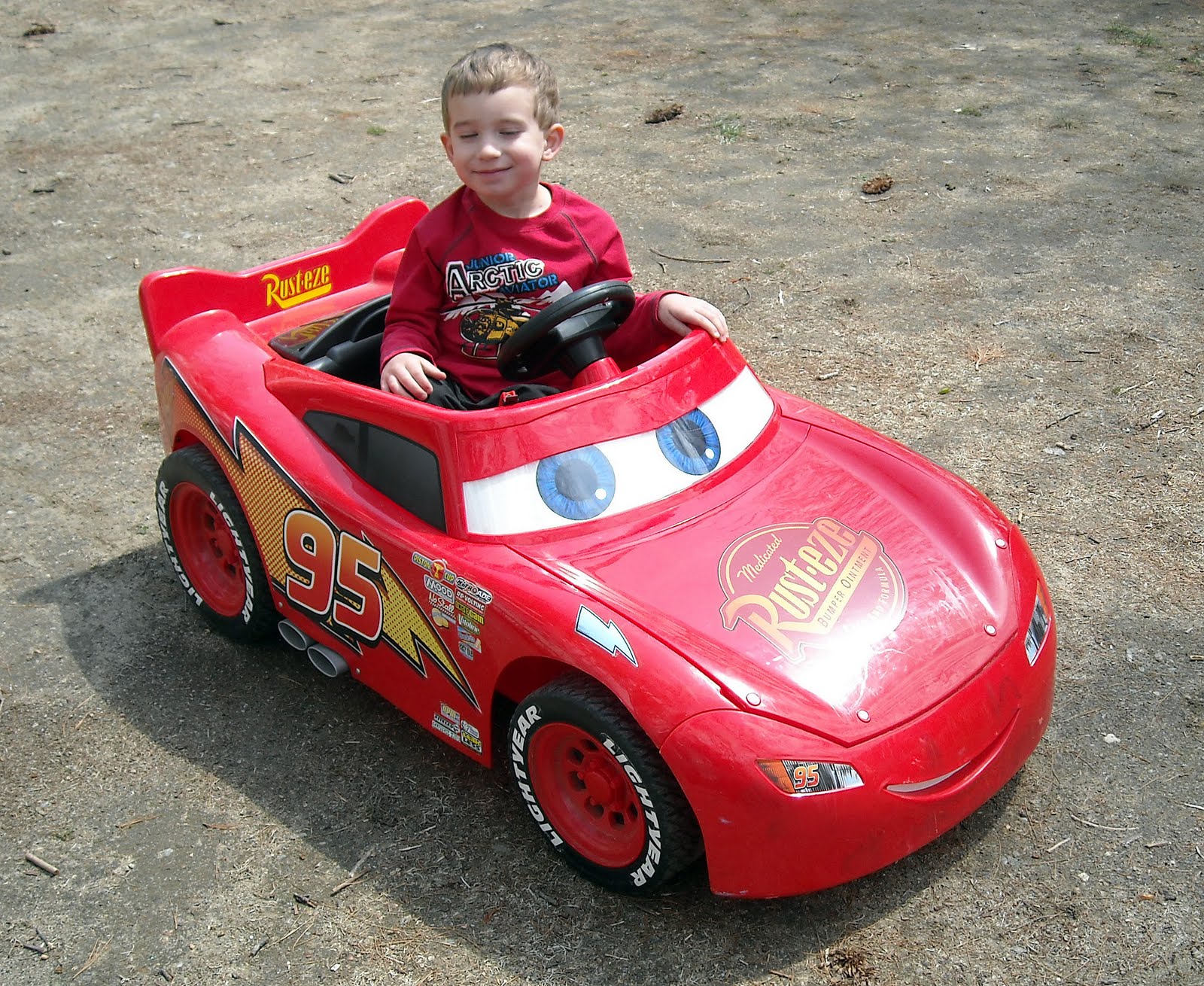 Fisher Price Power Wheels Cars Edition Lightning Mcqueen Fisher Price Power Wheels Cars Edition Lightning Mcqueen