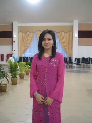 Awek+melayu+berbaju+kurung