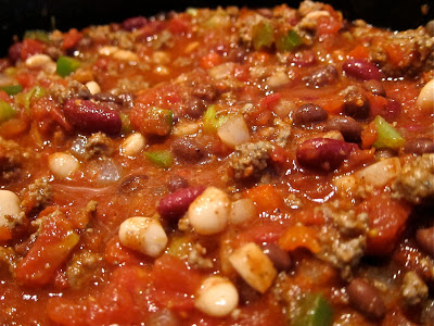 This is the easiest and most delicious chili recipe you'll ever find. It is so full of flavor that you won't believe it's guilt-free! #womenlivingwell #easyrecipe #chili #lunch