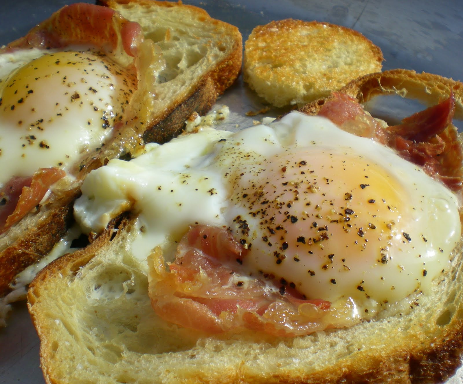 Greg's World on a Plate: Breakfast Ham & Eggs