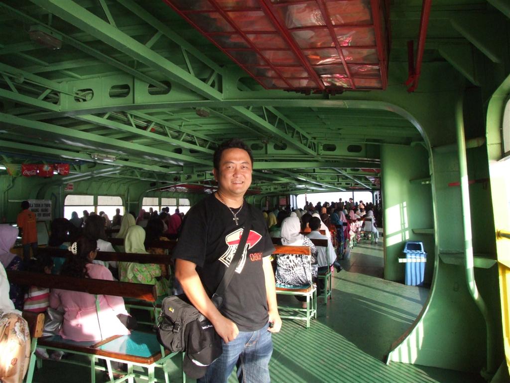 [FERRY002+(Large).JPG]