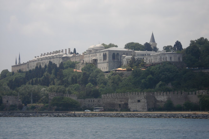 Página a página, pedra a pedra, de seta em seteira aberta