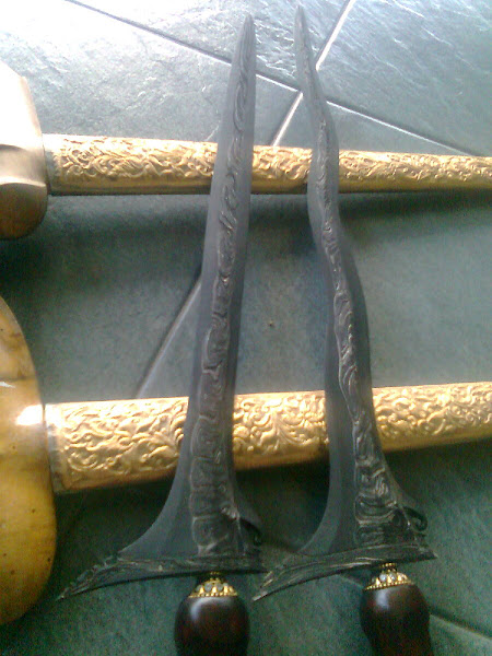 KERIS JAWA BERKEMBAR ( rm 2000 sepasang )