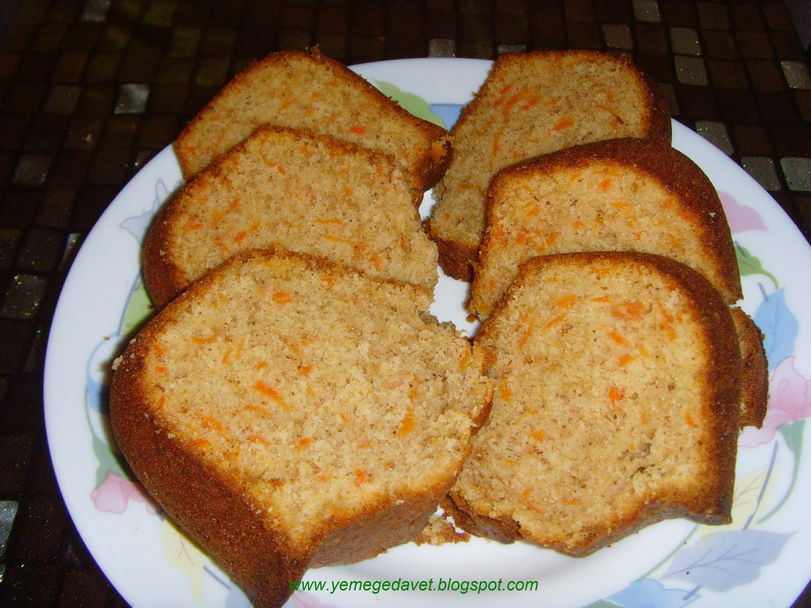 Yemeğe Davet Havuçlu Kek