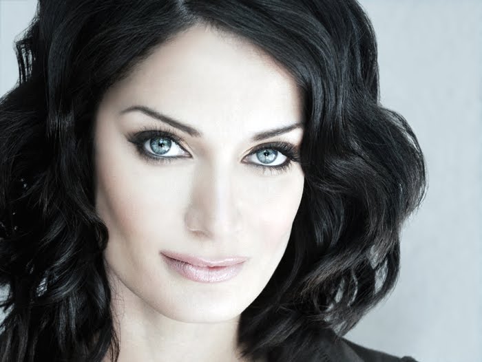 Alan Mercer S Profile Dayanara Torres Has Gold In Her Pocket