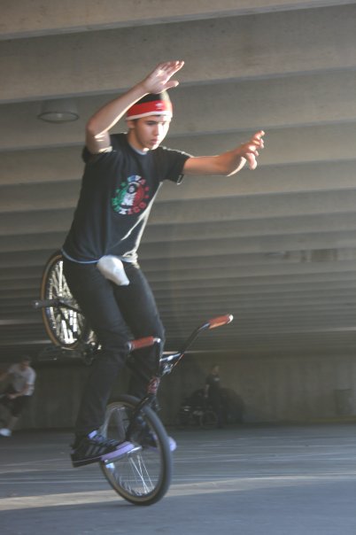 [23564_1133873927424_1844580748_259367_7624299_n.jpg]