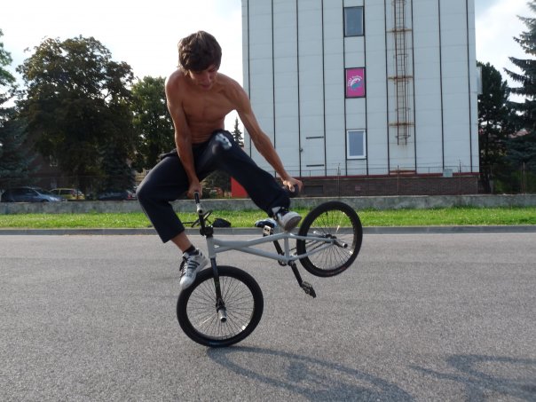 [21961_100290576667899_100000608704580_6049_5218891_n.jpg]