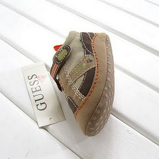 chaussure bebe guess