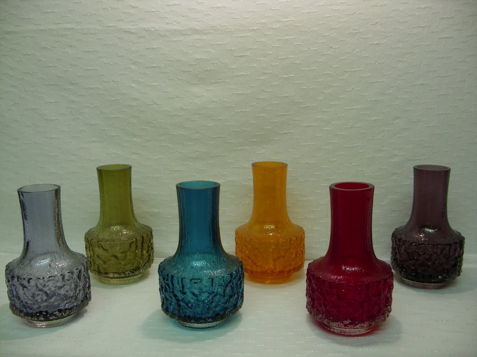 WFGlass Collection Sale. WHITE FRIARS WHITEFRIARS MALLET VASES SET