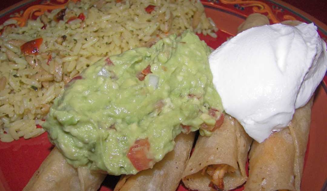 Aprovécho MexicanAmerican Border Cooking Flautas (Rolled Tacos)