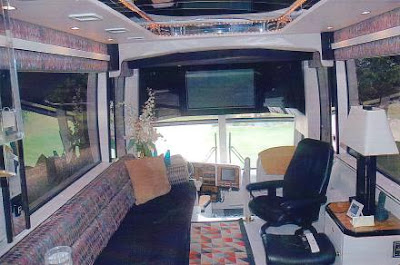 Luxury Buses: Travel In Comfort (30) 30