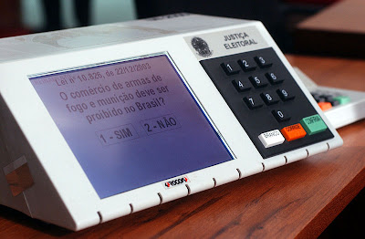 Ballot Boxes And Electronic Voting Machines From All Over The World (27) 18