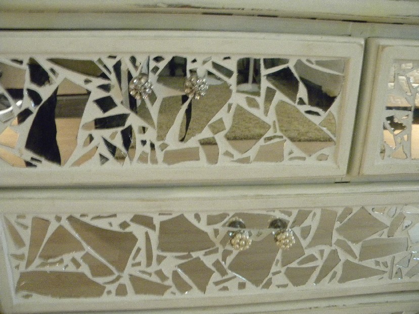 Ms Bingles Vintage Christmas *Broken Mirror Dresser* Tutorial tiling