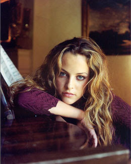 Riley Keough photo pic