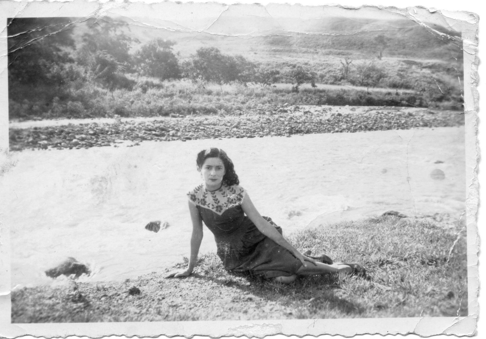 Carmen en las orillas del rio Torbes