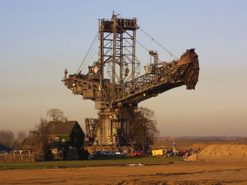 Pix Grove Moving Bucket Wheel Excavators