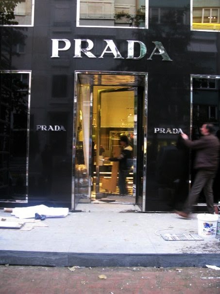 prada store europe