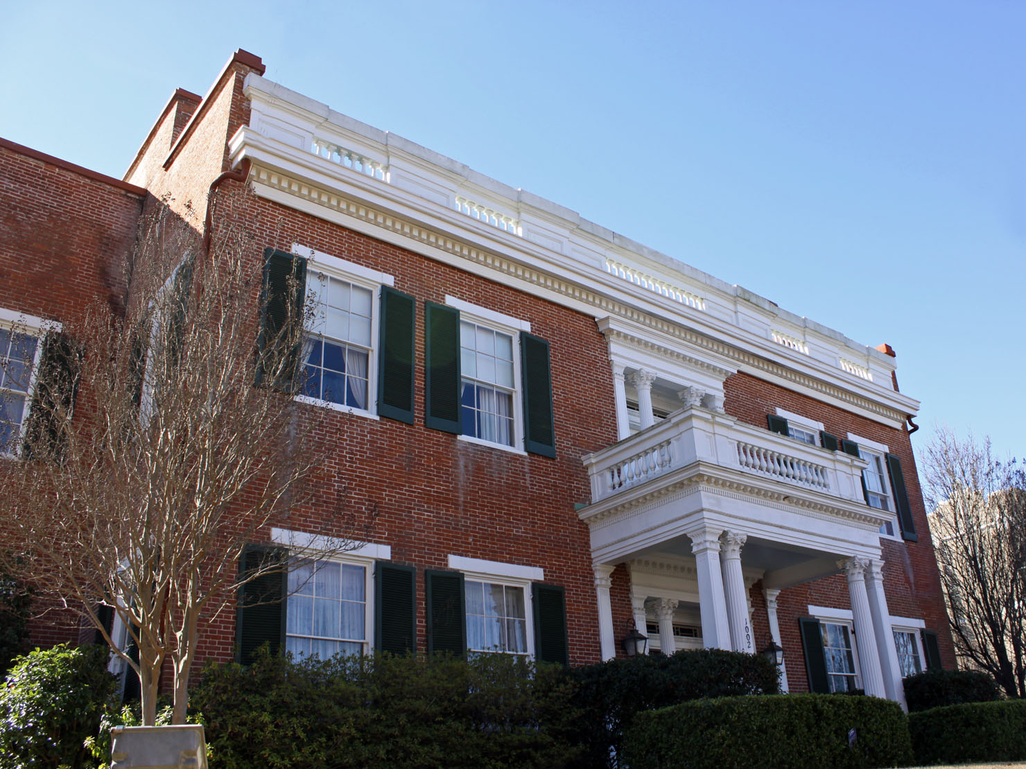 Southern Lagniappe A House Under Siege