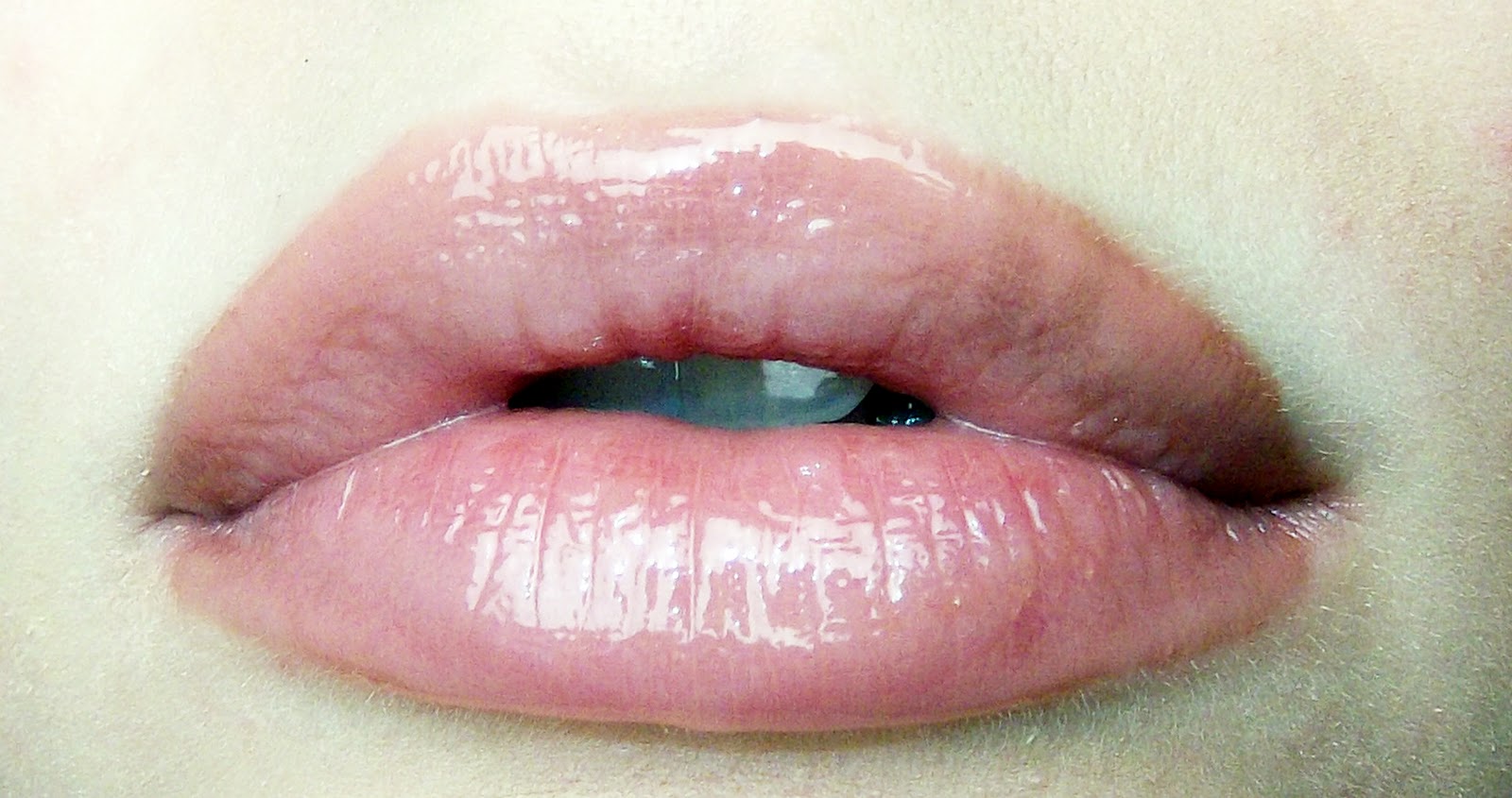 http://2.bp.blogspot.com/_NwQtJRkWjdo/TRzLM7L7kzI/AAAAAAAAGhM/HUidzWPZgro/s1600/Angelina-Jolie-Lips.jpg