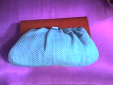 bolso de rafia azul turquesa con asa madera