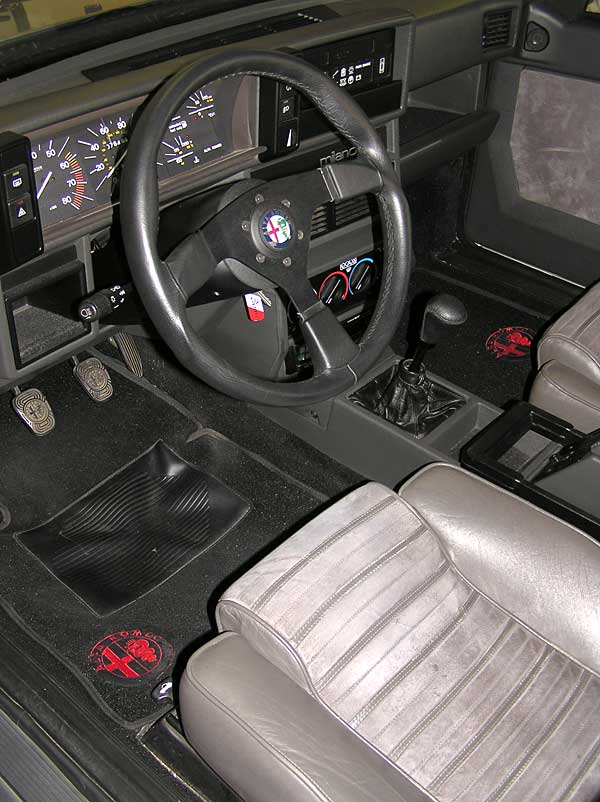 Luxury X Alfa Romeo 75 Milano