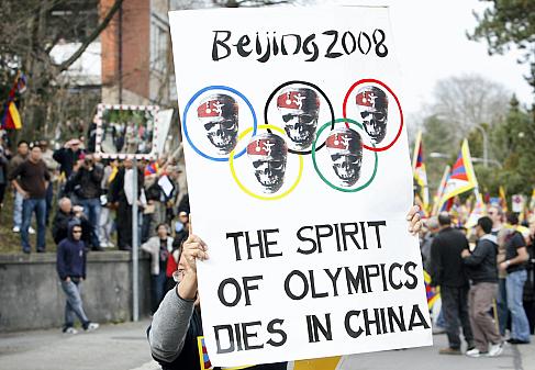 [spirit+of+olympics+dies+in+china.jpg]