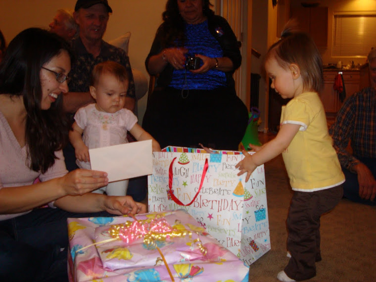 I even helped Bianca open her presents!!
