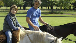 Andando a caballo solo!!