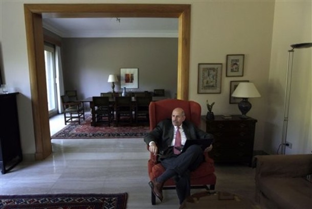 [ElBaradei at his home.jpg]