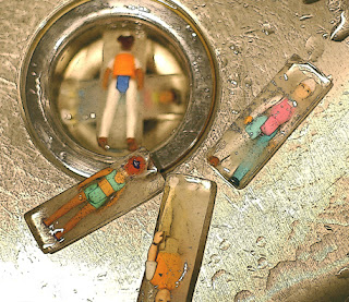 [Image: frozen+toy+people+fb.jpg]