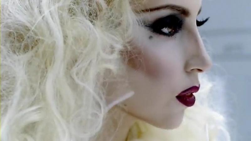 [lady-gaga-bad-romance-official-video-6.jpg]