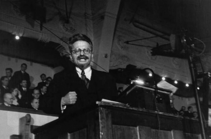 [trotsky.jpg]