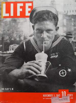 Life magazine, la chronique de l'Amérique LIFE+MAGAZINE+cover+1945+military+WORLD+WAR+2+1940s+Navy+SAILOR+The+Fleet%27s+In