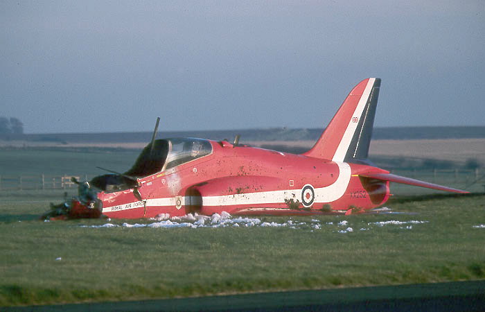 [Red_Arrows_Hawk_Crash.jpg]