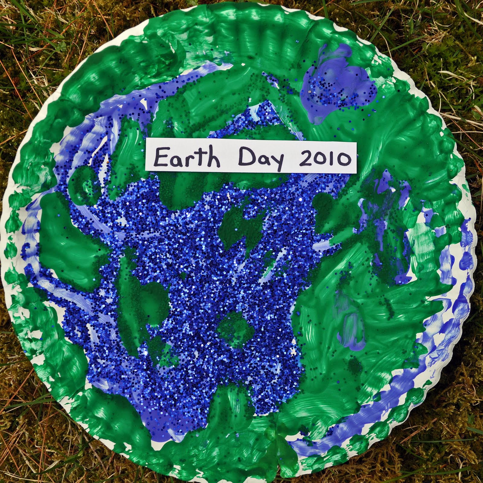 The Little Legers: Celebrating Earth Day: Painting The Earth