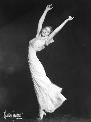 Ziegfeld girls looked great in or out of great dresses.