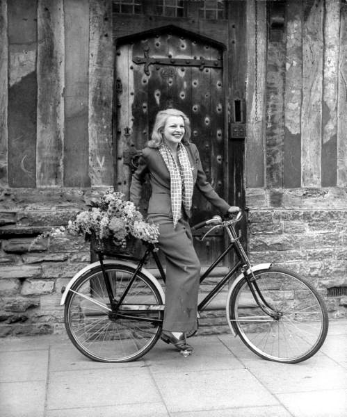 [BikerClaireLuce.jpg]