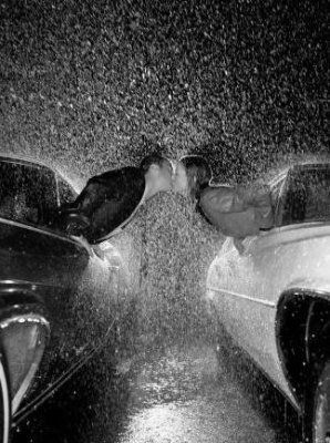 [kissing+rain.jpg]