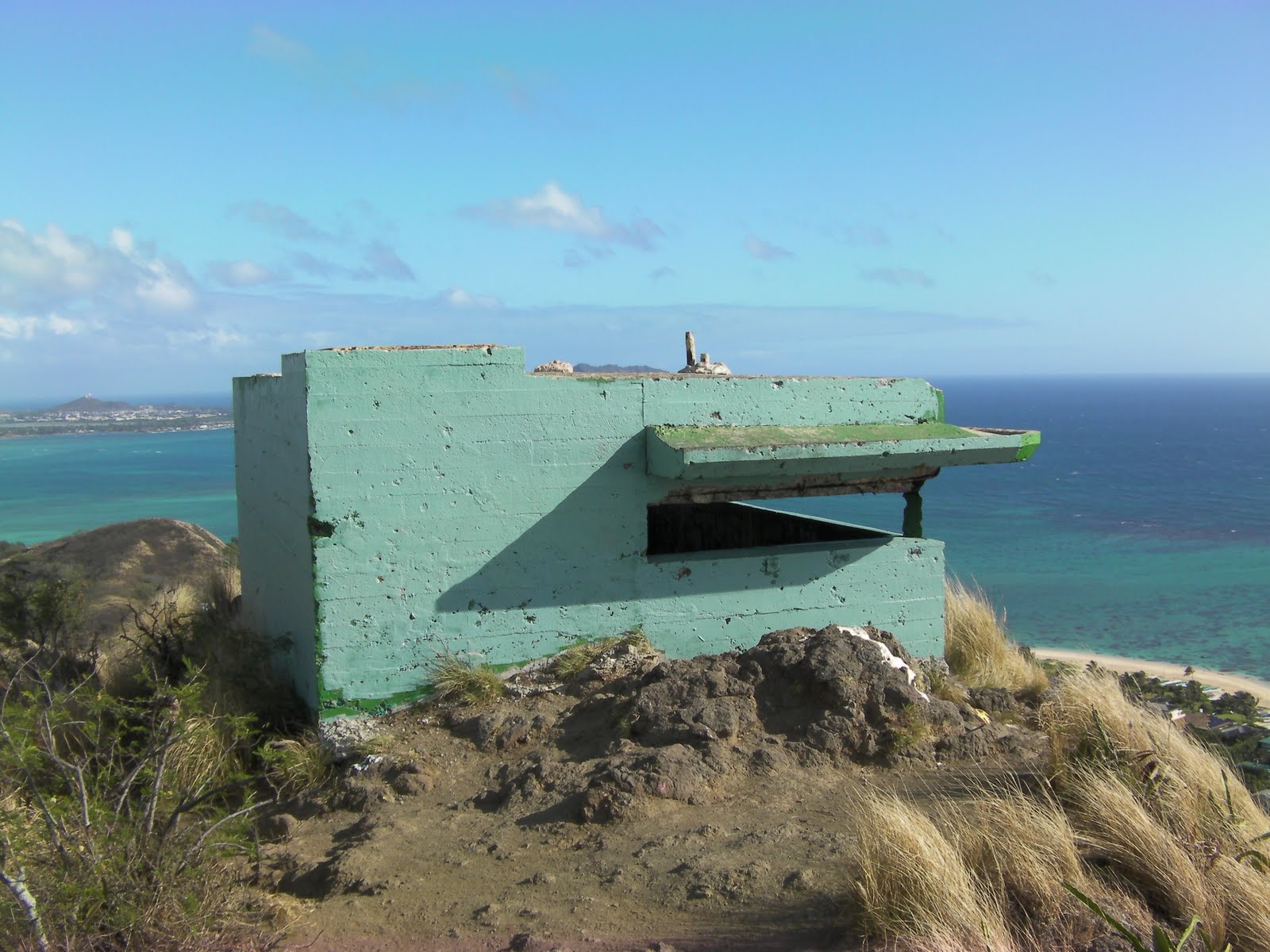 Blue, Green, and Everything in Between Kailua Pillbox Hike