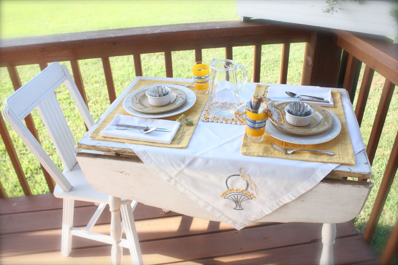 Mish Mash: Pretty Place Setting...Yellow Table for Two Mish Mash: Pretty Place Setting...Yellow Table for Two