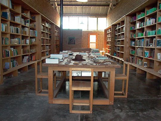[library3.jpg]
