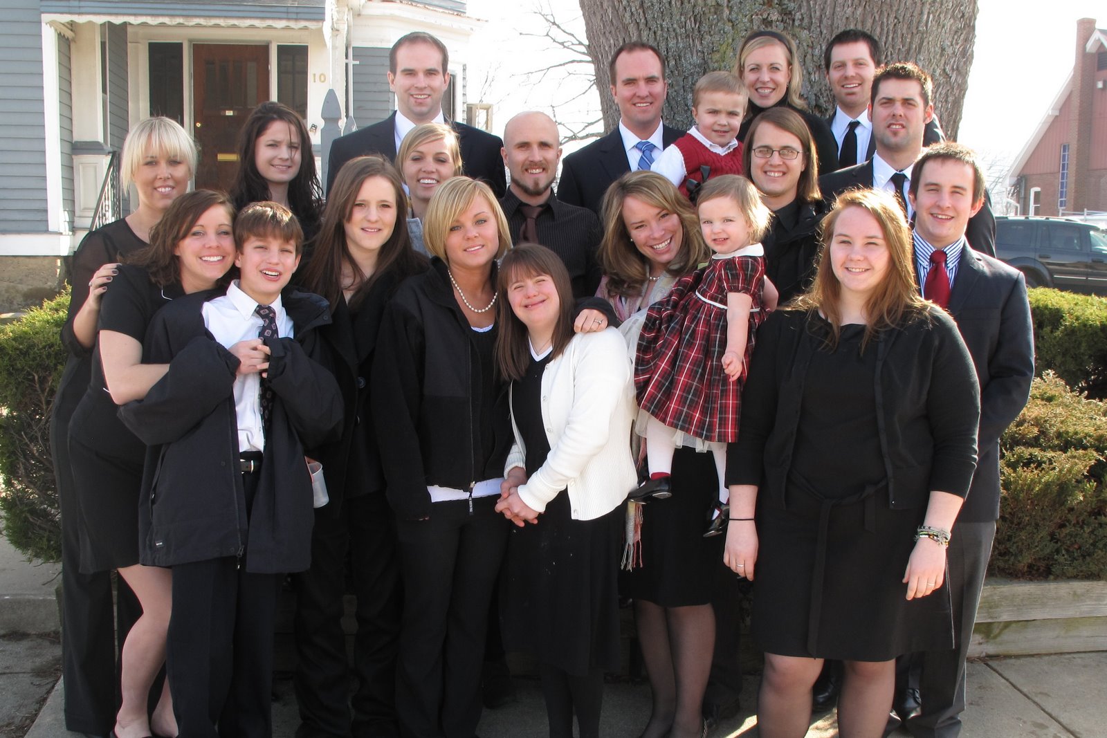 [all+cousins+with+wives,+kids+cropped.jpg]