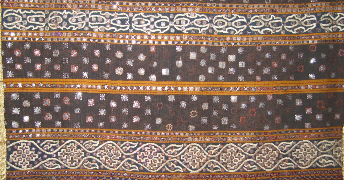 Classical Wardrobe of Indonesia: Tapis, hand-woven clothes from Lampung