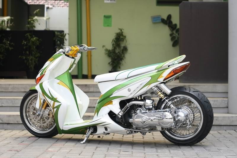 Modifikasi Motor Matic: Vario modif low rider