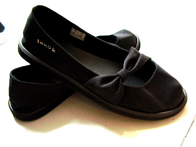 sanuk trinoma