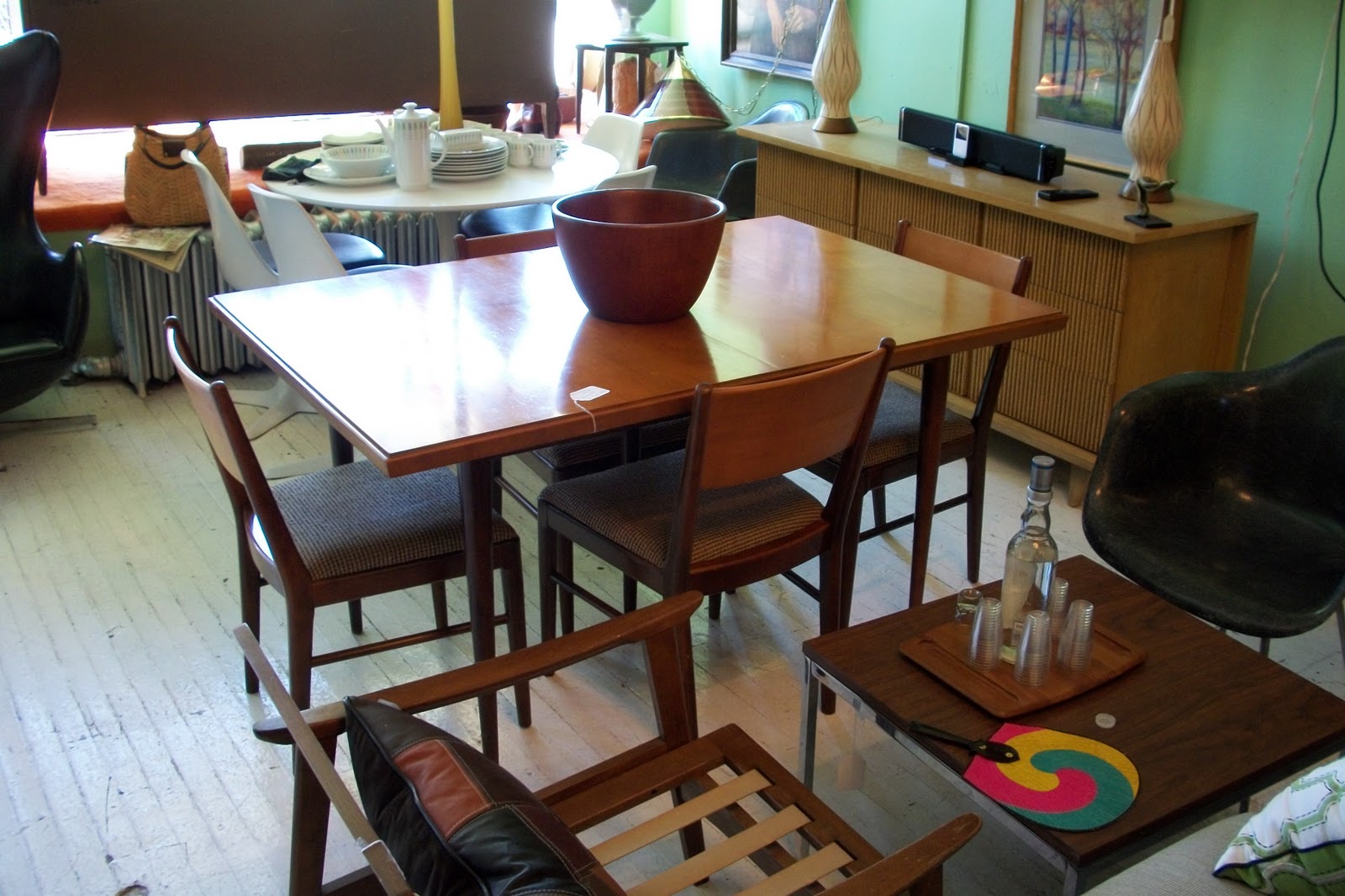 An Orange Moon Thomasville Dining Table 4 Chairs