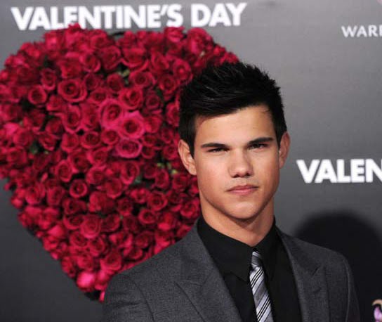 [Taylor+Lautner.bmp]