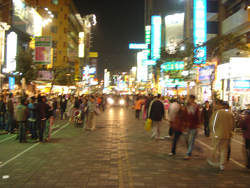 feng chia night market - taichung