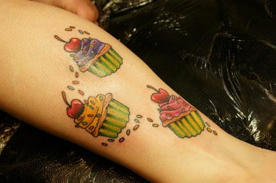 http://2.bp.blogspot.com/_OtmHMa9bymg/SwvW2wulNNI/AAAAAAAAAEo/t6QRreg_re8/s400/me-cupcake-tat-2-1-400x266.jpg