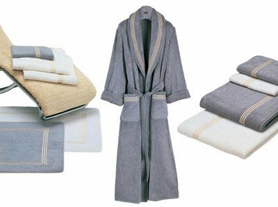 A pair of matching Pratesi